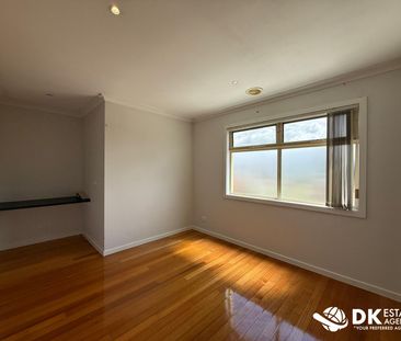 Spacious and Stylish Living in a Prime Location - Photo 5