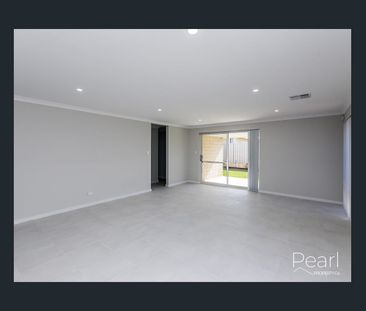 Sit back and relax - Coastal living at a breeze - Photo 1