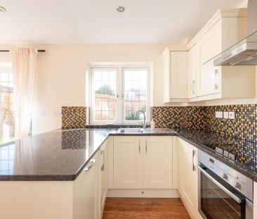 3 bedroom semi-detached house to rent - Photo 5