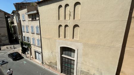 A LOUER // studio de 22.80 m² en intra-muros AVIGNON, - Photo 4