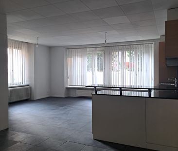 Bel appartement de 4 pièces au rez-de-chaussée surélevé au Locle - Photo 2
