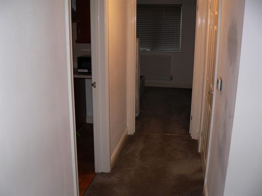 Well Close, Redditch - Photo 1