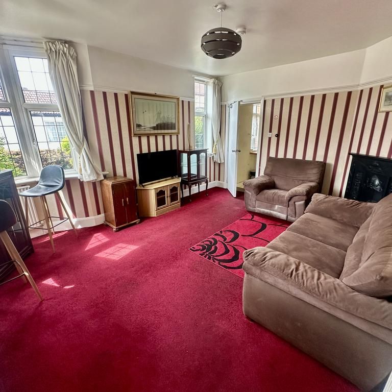 1 bedroom in a house share to rent - Photo 1