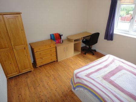 8 bedroom semi-detached house to rent - Photo 3