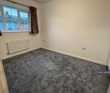 3 bedroom end of terrace house to rent - Photo 5