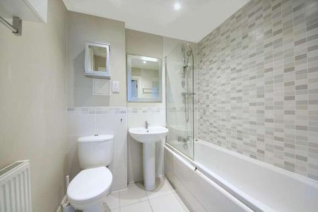 Gilbert White Close, UB6 - Photo 5