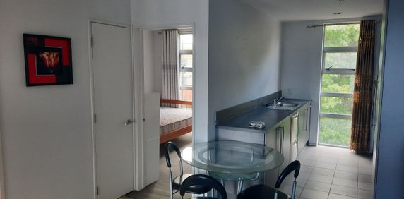 Fully Furnished - carpark available - Photo 2