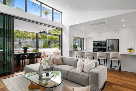 Elegant family home in the heart of Castlecrag - Photo 5