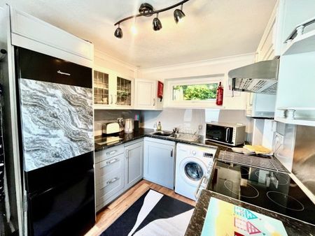 Mawgan Porth, Newquay, TR8 - Photo 3