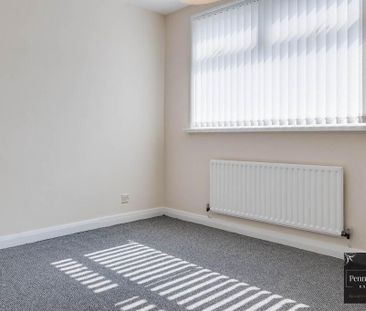 13 Ballyhenry Drive, Newtownabbey, BT36 5BD - Photo 3
