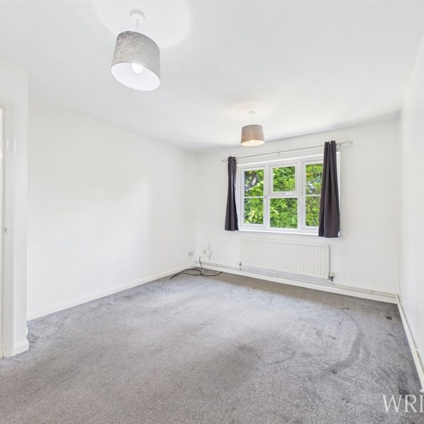 1 bedroom Maisonette - Lincoln Close, Welwyn Garden City - Photo 1