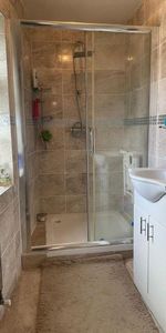 4 bedroom semi-detached house to rent - Photo 3