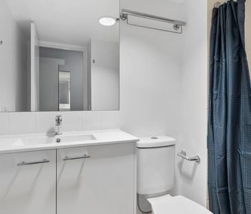 Stylish Studio in the Heart of Kangaroo Point - Photo 1