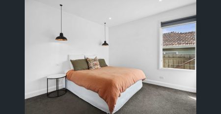 Modern expansive family living in ever-popular Herne Hill - Photo 2