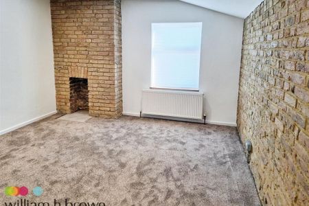 London Road - Photo 2