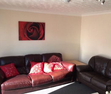 1 bedroom in a house share to rent - Photo 2