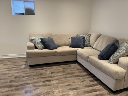 For Lease - 71 Golf Links Drive, Aurora, Ontario - Photo 3