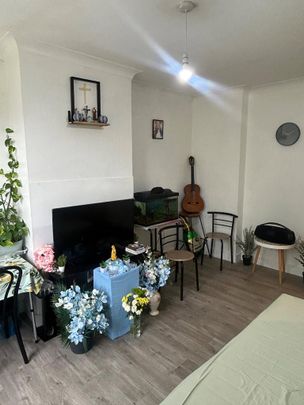 2 bedroom maisonette to rent - Photo 1