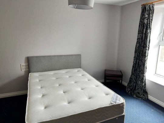 Furnished 1 Bedroom 1st Floor Apartment - Photo 1