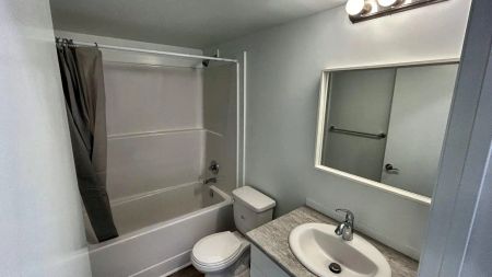 Beverly Heights 2 — 2 Bedroom - Photo 2