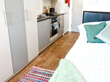 Studio to rent - Photo 2