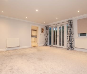 2 bed flat to rent in Peninsula Heights, 27 Bessborough Road, BH13 - Photo 2