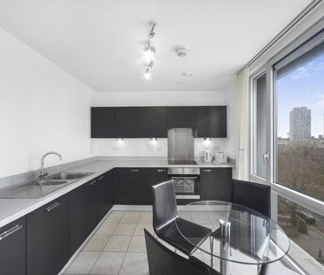 2 Bed Flat, Devons Road, E3 - Photo 4