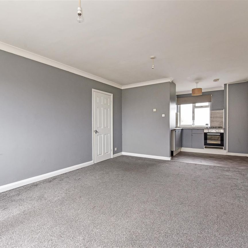 Flat For Rent Winsor Close, Hayling Island - Photo 1