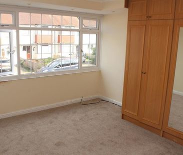 3 bedroom House To Let - Photo 4