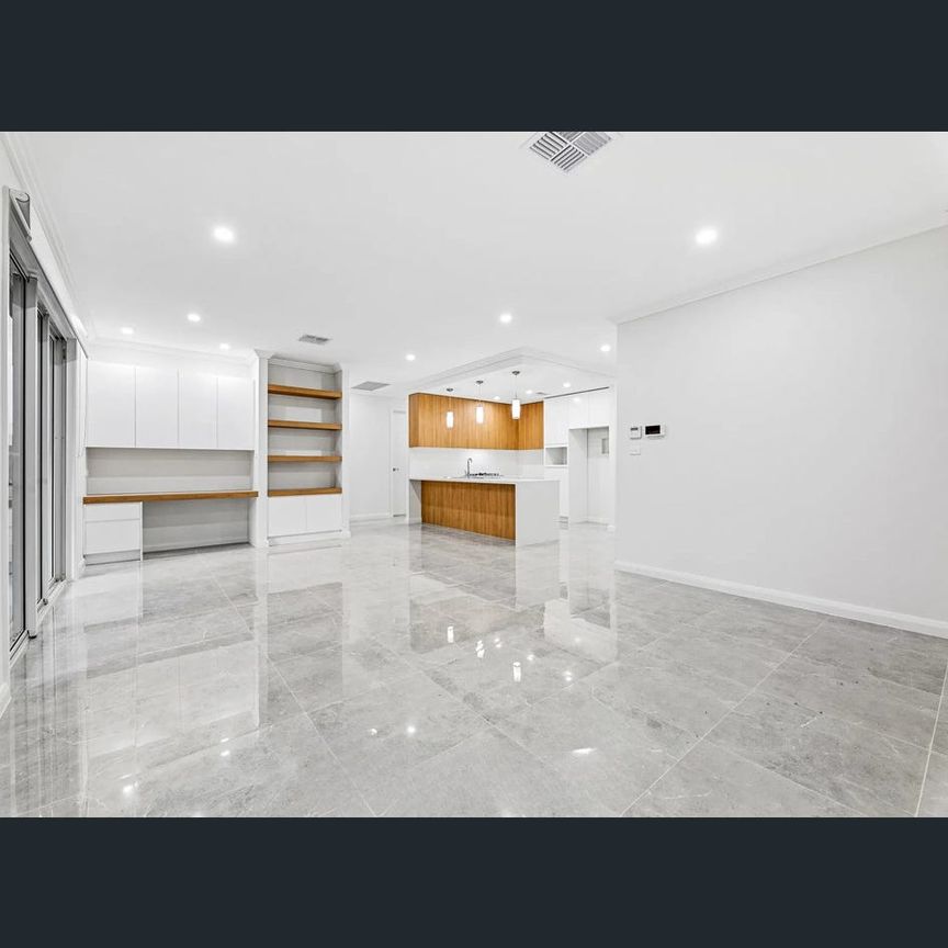 Spacious family home! - Photo 1