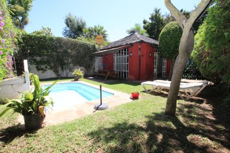 Bungalow for rent near the sea, 1 bedrooms, 1 bathroom, cozy, caracter, pool, garden private - Photo 4