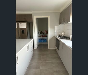 29 Botany Way, Cranbourne East, Vic 3977 - Photo 6