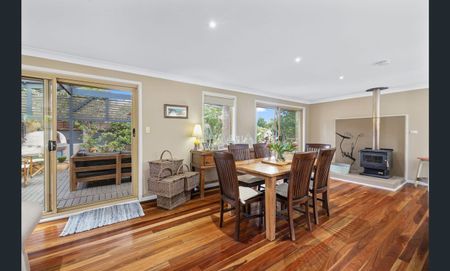 Private Coastal Retreat in Narrawallee - Photo 2