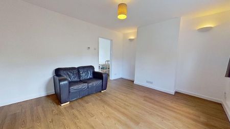 3 bedroom semi-detached house to rent - Photo 3