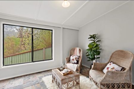 28 Freelander Avenue, Katoomba. - Photo 5