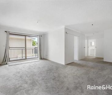 Effortless Coastal Living in the Heart of Long Jetty - Photo 3