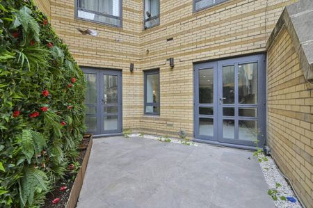 3 bedroom flat to rent - Photo 2