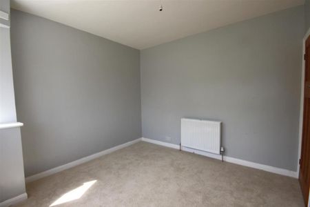 2 bedroom ground floor maisonette to rent - Photo 4