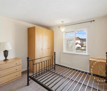 2 Bedroom Flat - Photo 2
