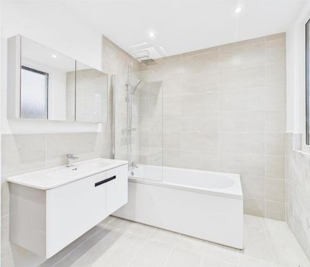 3 bedroom semi-detached house to rent - Photo 5