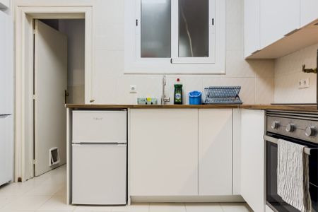 Cozy interior room next to Sants train station - Photo 2