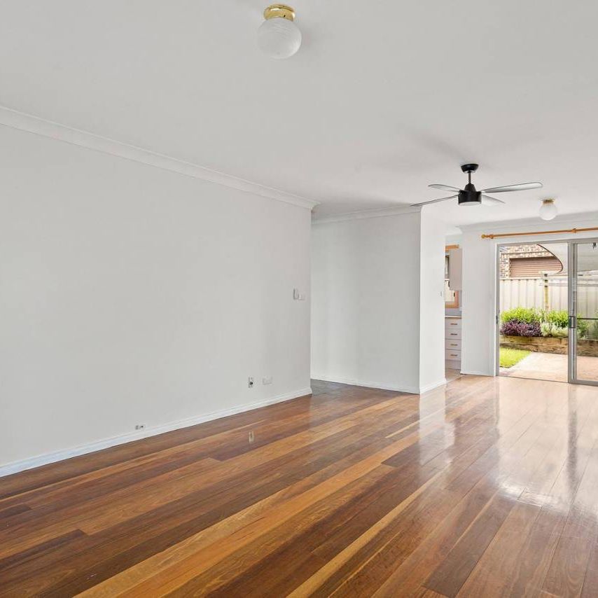 Spacious 3-Bedroom Townhouse with Private Courtyard in Boutique Complex - Photo 1