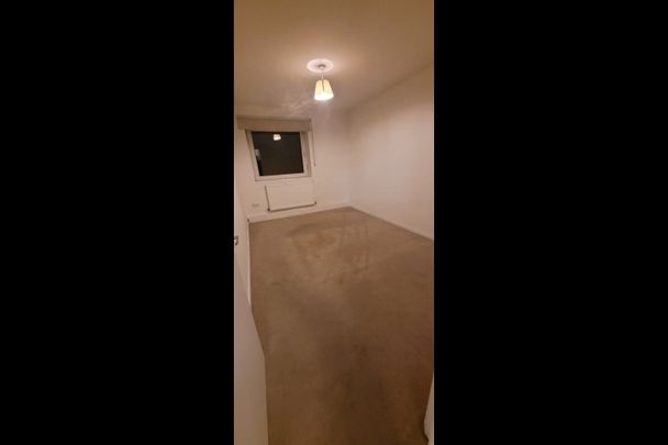 Room in a Shared Flat, Longmoor Point, SW15 - Photo 1