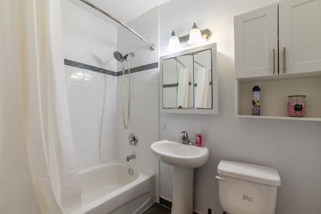 Deluxe Room - Islington (Etobicoke) - Photo 3