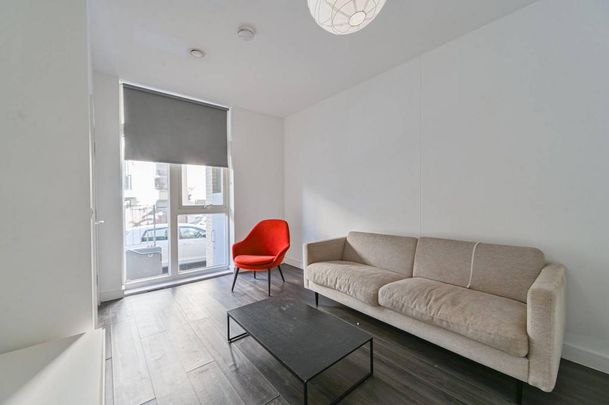 3 bedroom flat to rent - Photo 1