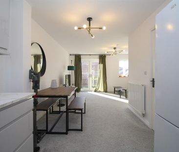 3 bedroom semi-detached house to rent - Photo 3