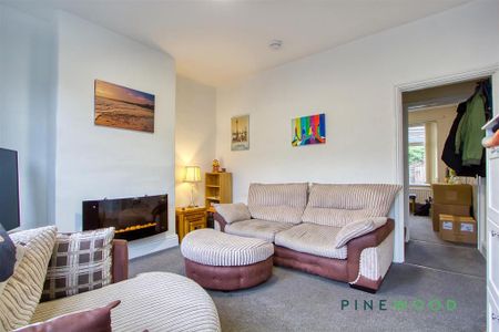2 bedroom terraced house to rent - Photo 2