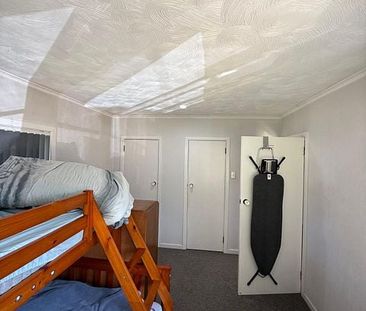 3 Bedroom House For Rent ( Titirangi) - Photo 3