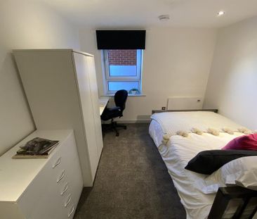 5 bedroom apartment to rent - Photo 1