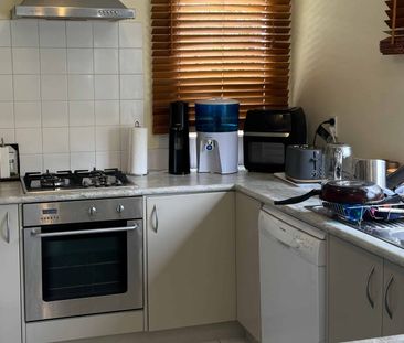 4 bedroom, 2 available to rent. - Photo 3